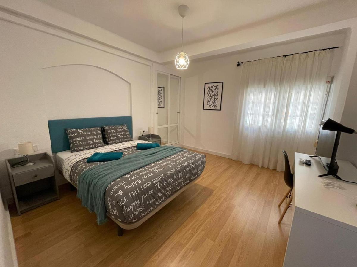 Holidays2Malaga 2 Bedroom Armengual De La Mota Close Shopping Center المظهر الخارجي الصورة