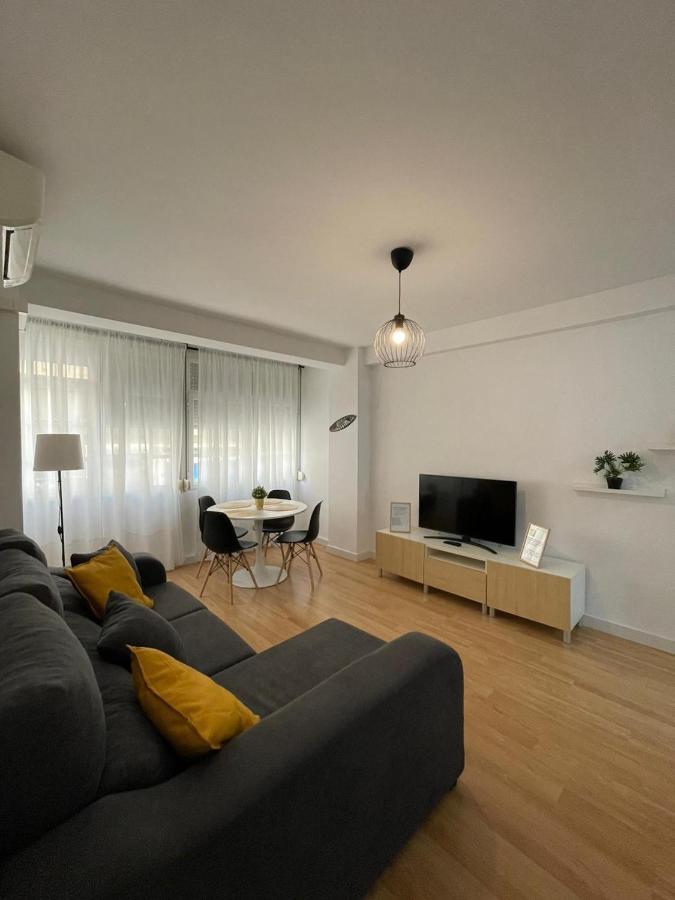 Holidays2Malaga 2 Bedroom Armengual De La Mota Close Shopping Center المظهر الخارجي الصورة