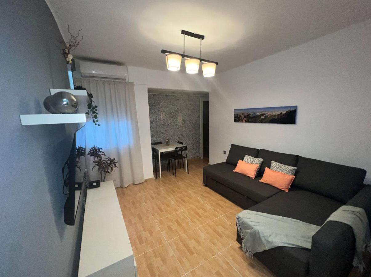 Holidays2Malaga 2 Bedroom Armengual De La Mota Close Shopping Center المظهر الخارجي الصورة